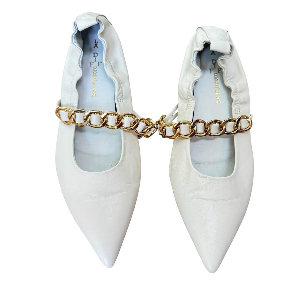 La Differenza White Leather pointed-toe flats  with Gold Chain Strap Size 38
